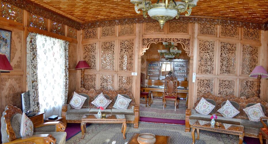 India Palace Houseboat, Srinagar 5